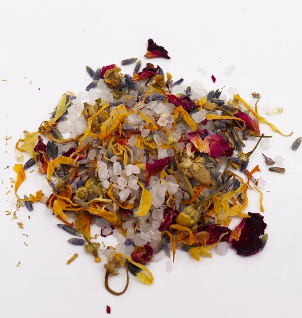 Ancient Wisdom Floral Bath Soak with Lavender and Chamomile - 140g